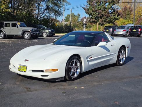 Used 2004 Chevrolet Corvette Coupe w/ Preferred Equipment Group image 3