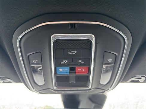 Used 2024 Jeep Wagoneer Series III image 19