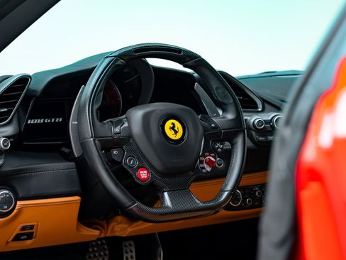 Used 2018 Ferrari 488 GTB RWD image 38