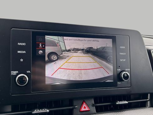 Certified 2025 Kia Sportage LX image 21