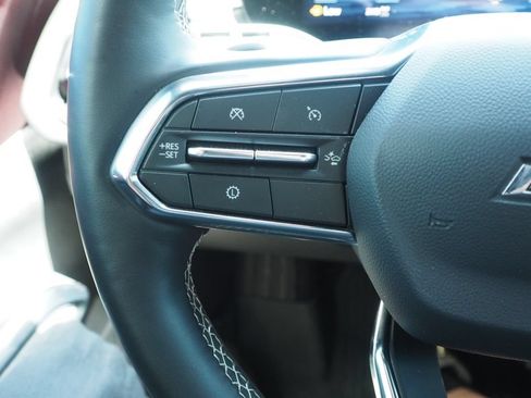 Used 2025 Chevrolet Traverse Z71 w/ Driver Confidence Package AWD/4WD image 29