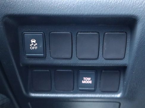 Used 2015 Nissan Pathfinder S AWD/4WD image 30