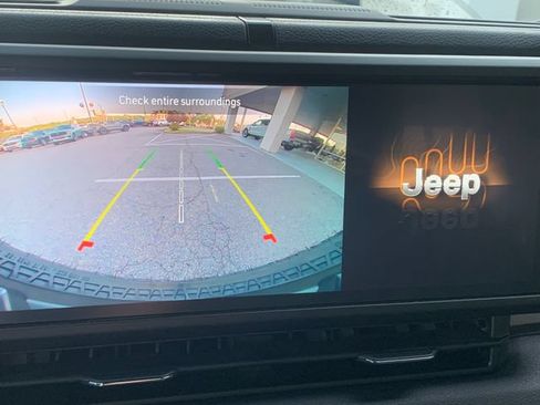 Used 2024 Jeep Wrangler Unlimited Sport AWD/4WD image 21