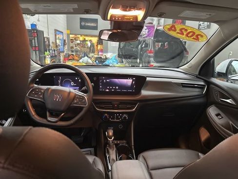 Used 2024 Buick Encore GX Sport Touring w/ Experience Buick Package image 16