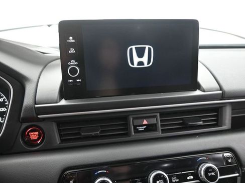 Used 2025 Honda Pilot EX-L image 36