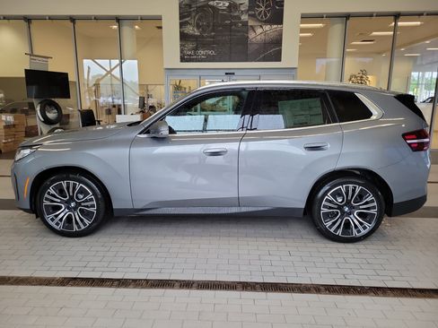 New 2026 BMW X3 xDrive30i w/ Premium Package AWD/4WD image 2