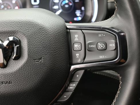 Used 2024 RAM 2500 Limited AWD/4WD image 2