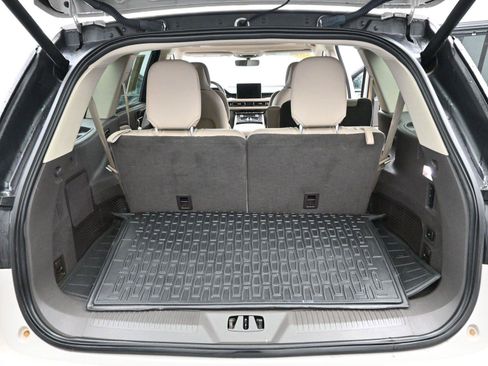 Used 2020 Lincoln Aviator Reserve w/ Equipment Group 202A image 9