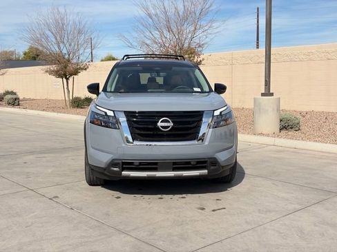 Used 2025 Nissan Pathfinder Platinum w/ Cargo Package image 4