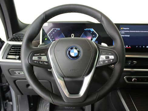 New 2026 BMW X5 xDrive50e image 15