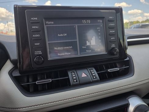 Used 2019 Toyota RAV4 XLE Premium FWD image 9