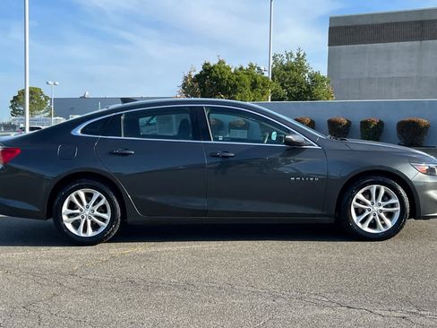 Used 2018 Chevrolet Malibu LT FWD image 6