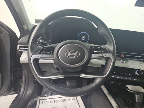Certified 2025 Hyundai Elantra Limited w/ Cargo Package FWD image 16