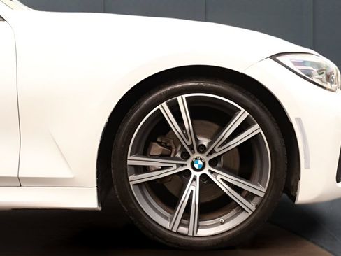 Used 2020 BMW 330i Sedan w/ M Sport Package RWD image 17