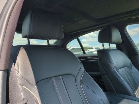 Used 2021 BMW M550i xDrive w/ Premium Package image 33