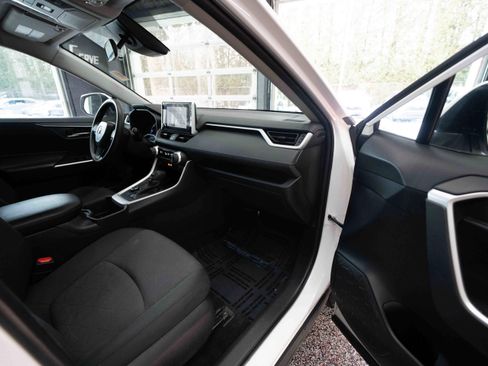 Used 2024 Toyota RAV4 XLE image 26