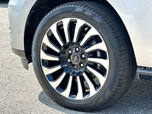 Used 2022 Lincoln Navigator Black Label AWD/4WD image 11