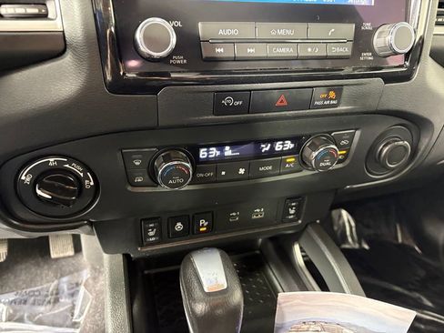Used 2024 Nissan Frontier SV w/ SV Convenience Package image 20