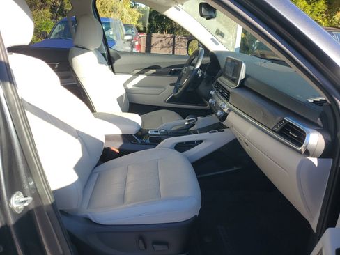 Certified 2022 Kia Telluride EX w/ EX Premium Package image 7