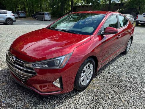 Used 2019 Hyundai Elantra SE image 1