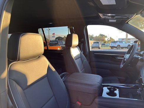 New 2025 Chevrolet Suburban Premier w/ Sun And Tow Package image 9