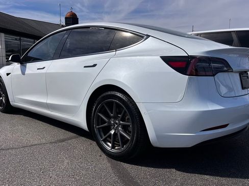 Used 2021 Tesla Model 3 Standard Range Plus image 4
