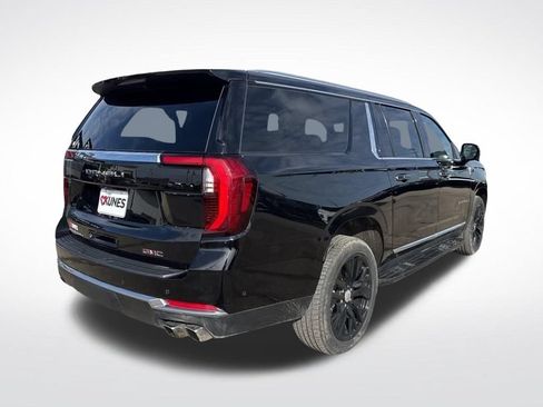Used 2025 GMC Yukon XL Denali AWD/4WD image 15
