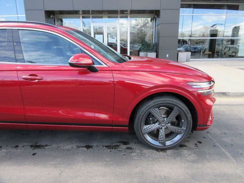 Used 2023 Genesis GV70 3.5T Sport w/ Sport Prestige Package image 13