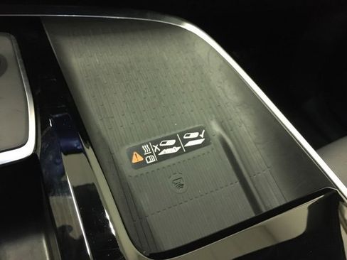 Used 2025 Buick Enclave Preferred image 23