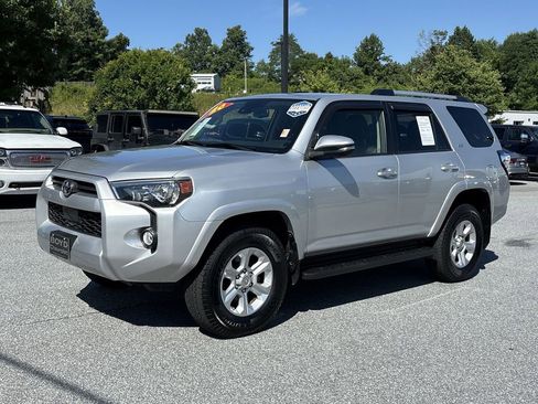 Used 2020 Toyota 4Runner SR5 Premium image 5