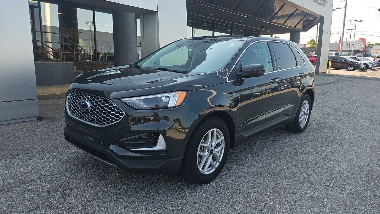 Used 2024 Ford Edge SEL AWD/4WD image 8