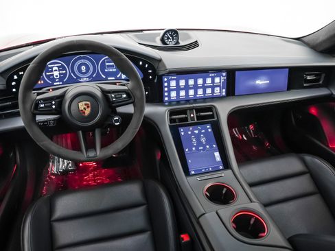 Used 2022 Porsche Taycan GTS image 19