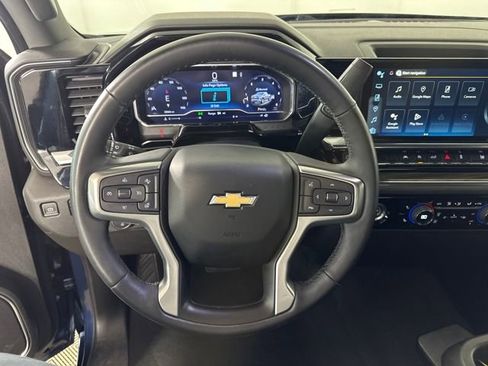Used 2023 Chevrolet Silverado 1500 LT image 14