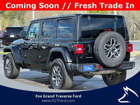 Used 2025 Jeep Wrangler Unlimited Sahara AWD/4WD image 38