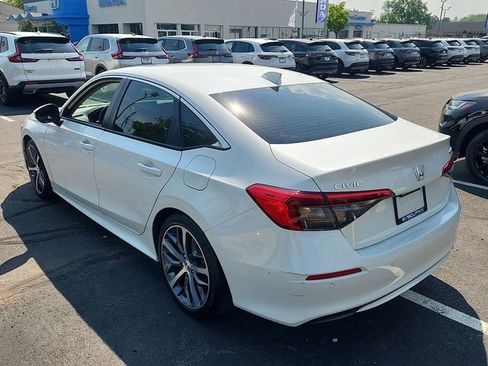 Used 2024 Honda Civic Touring image 4