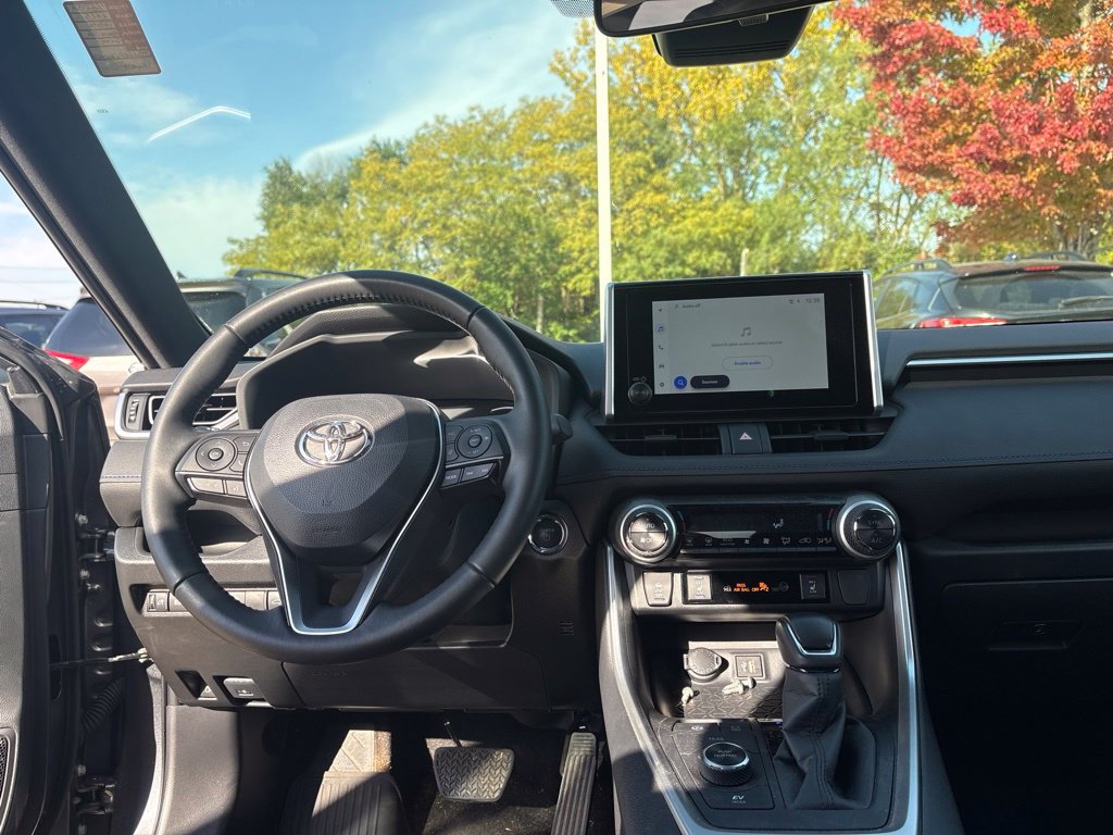 Used 2025 Toyota RAV4 SE w/ Convenience Package AWD/4WD image 24