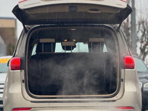 Used 2015 Kia Sedona EX image 11