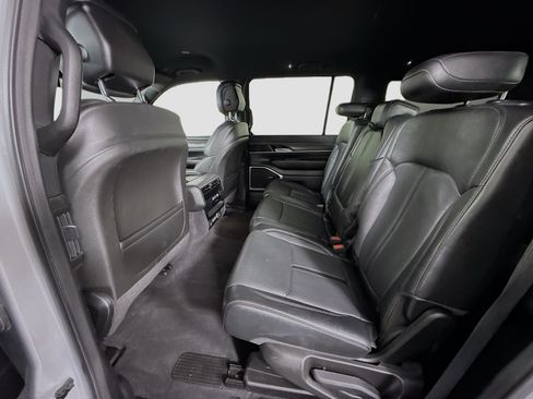 Used 2023 Jeep Wagoneer Series II RWD image 25