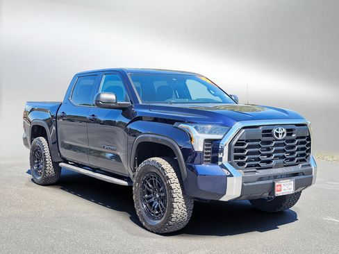 Used 2025 Toyota Tundra SR5 w/ TRD Off-Road Package AWD/4WD image 8