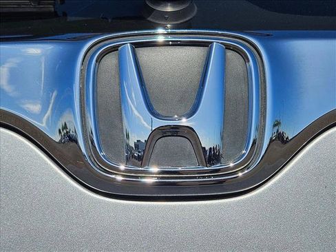 Used 2018 Honda CR-V LX image 29