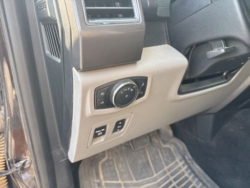 Used 2018 Ford F150 XLT w/ Equipment Group 302A Luxury AWD/4WD image 15
