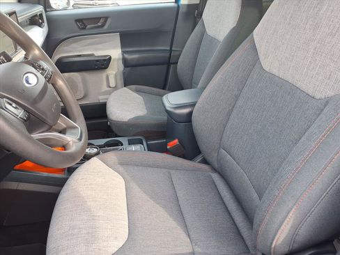 Certified 2022 Ford Maverick XLT image 3