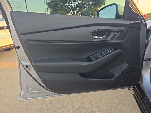 Used 2025 Honda Accord Touring image 13