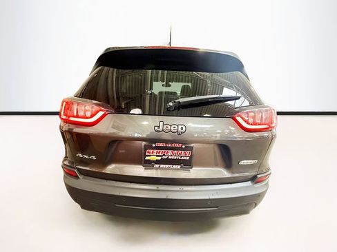 Used 2019 Jeep Cherokee Latitude Plus w/ Comfort/Convenience Group image 7