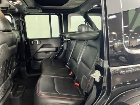 Used 2022 Jeep Wrangler Unlimited Rubicon w/ Cold Weather Group image 32