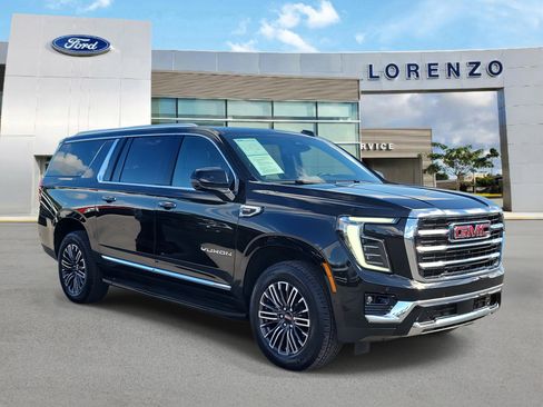 Used 2025 GMC Yukon XL Elevation image 3