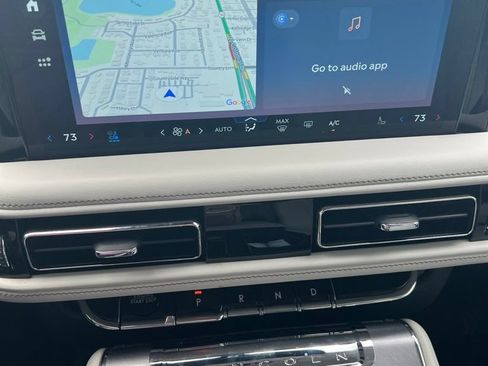 Used 2025 Lincoln Aviator AWD w/ Equipment Group 101A image 14