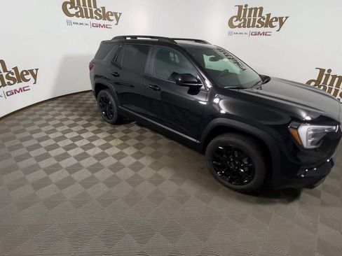 Used 2026 GMC Terrain Elevation w/ Elevation Premium Package FWD image 2