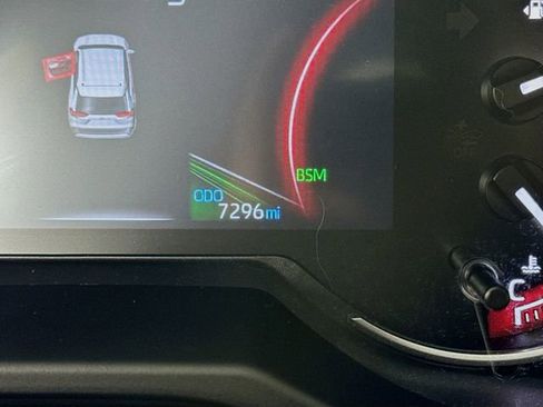 Used 2025 Toyota RAV4 XLE w/ Convenience Package image 18