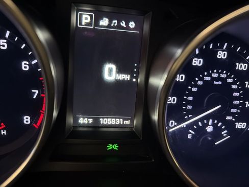 Used 2017 Hyundai Santa Fe Sport image 5